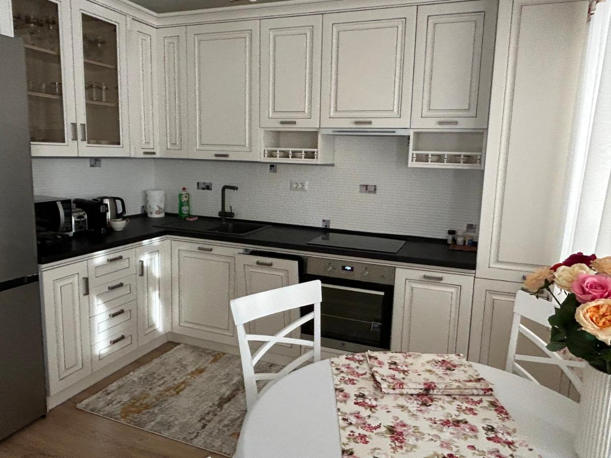 Apartament Rose Gura Humorului Ngoại thất bức ảnh